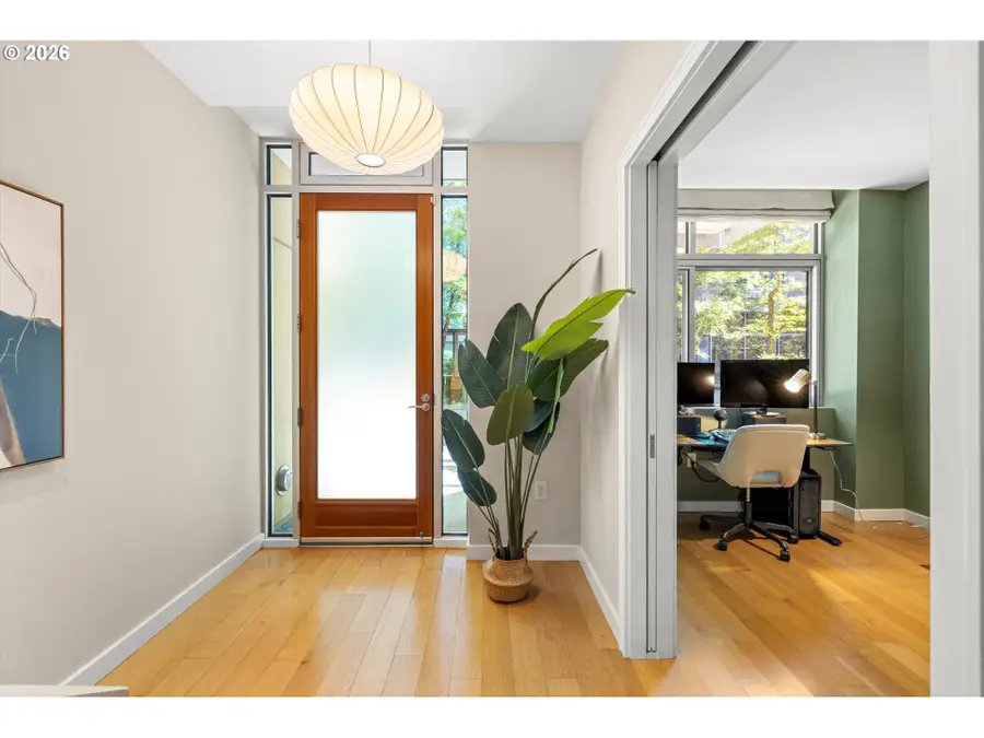 819 S Pennoyer St, Portland, OR 97239 - #3