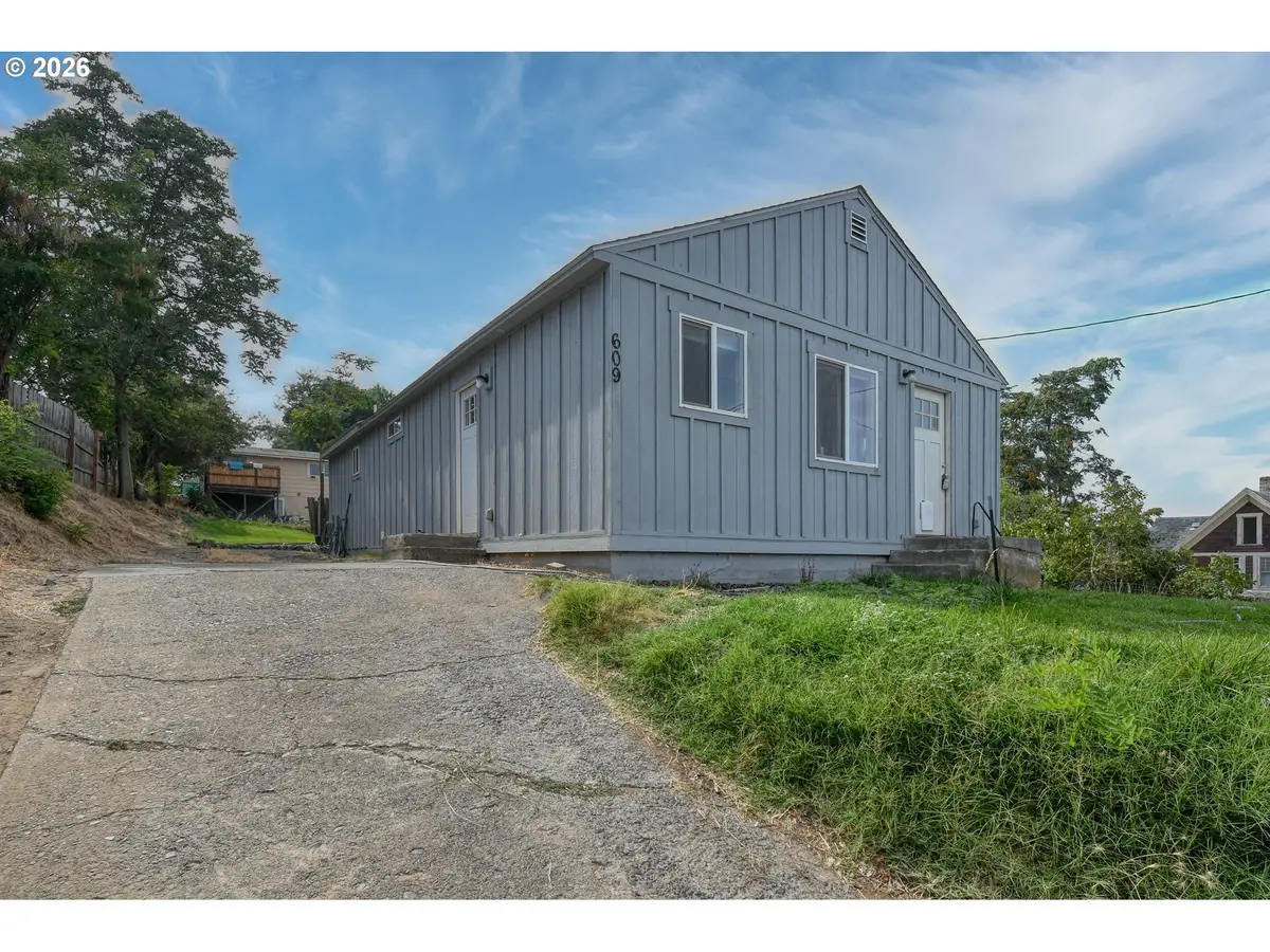 609 SE 8th St, Pendleton, OR 97801 - #1