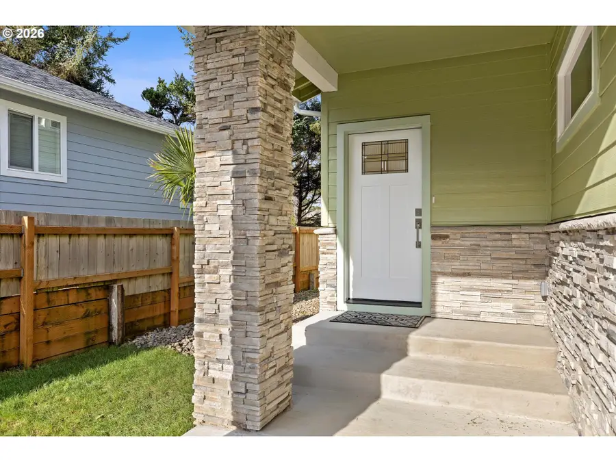 2013 NE 58th St, Lincoln City, OR 97367 - Image #2