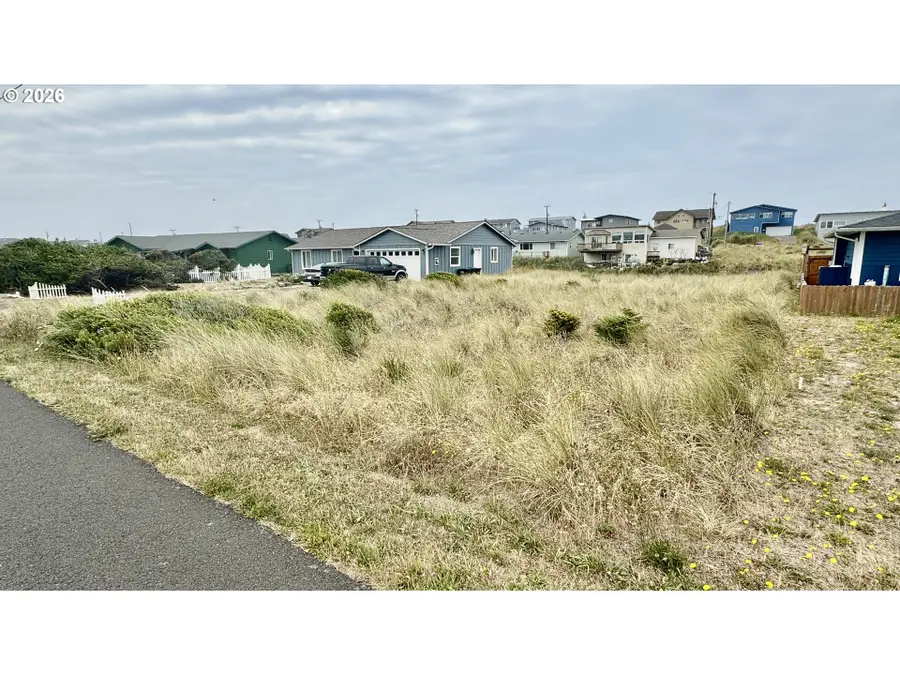 1945 NW Admiralty Cir, Waldport, OR 97394 - #2