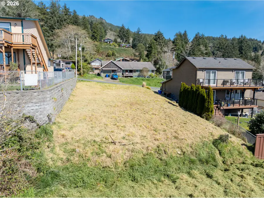 607 Evergreen Ave, Garibaldi, OR 97118 - #2