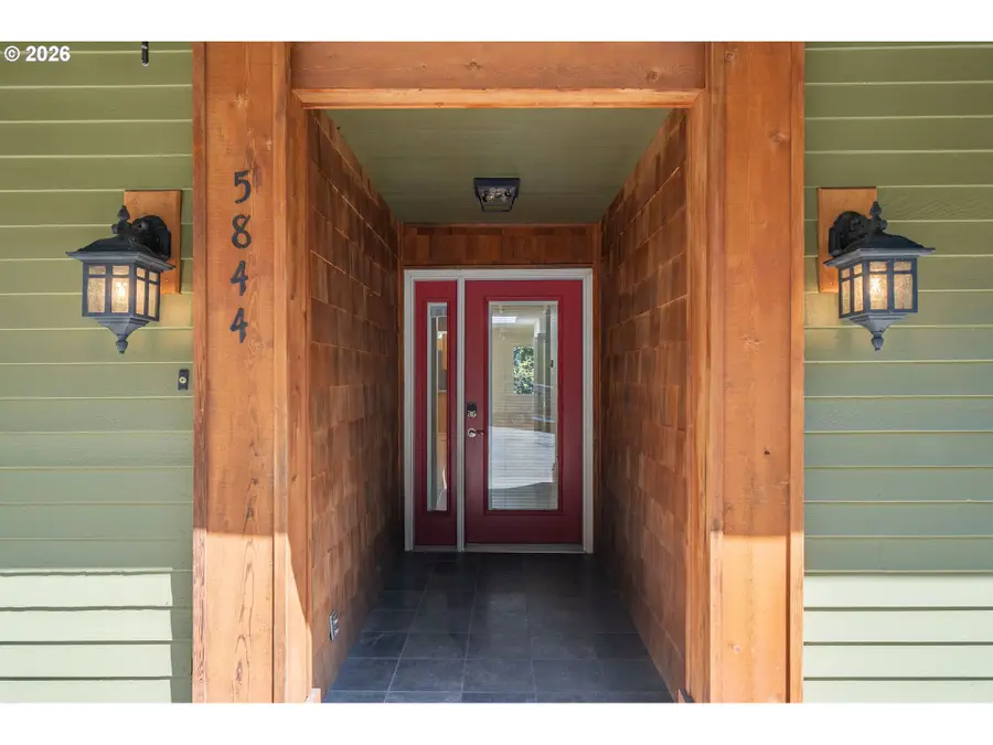 5844 SW Ralston Dr, Portland, OR 97239 - #3