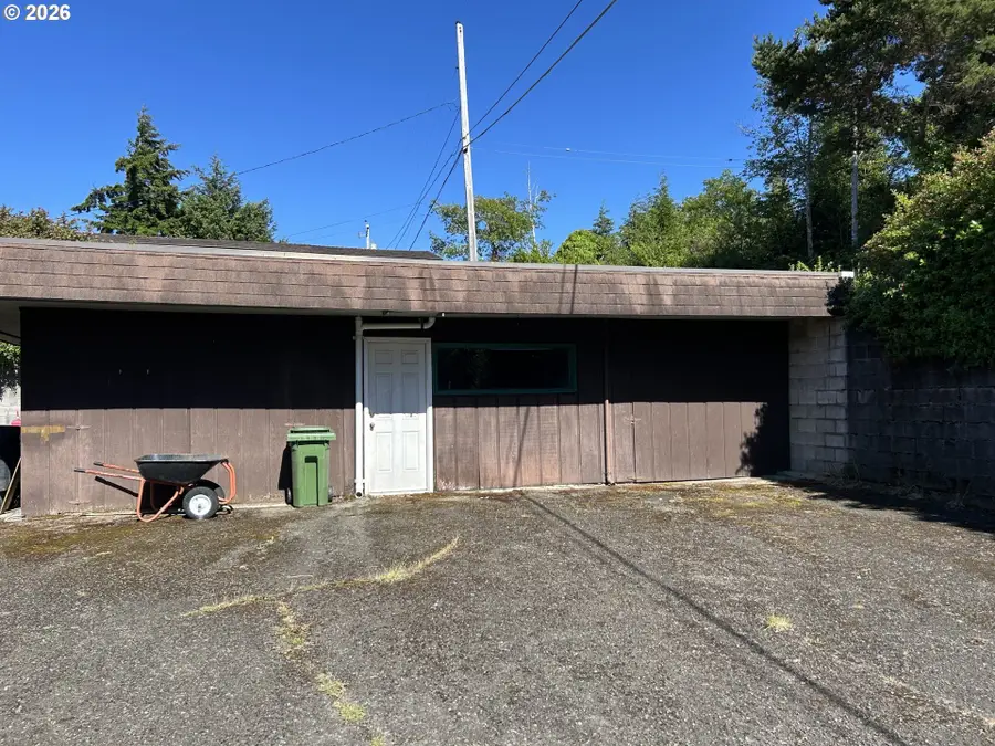 63655 Ahill Rd, Bunker Hill, OR 97420 - #3