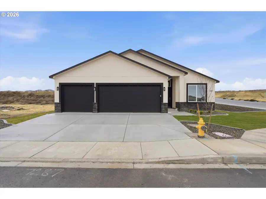 1283 SE Kimber, Hermiston, OR 97838 - #2
