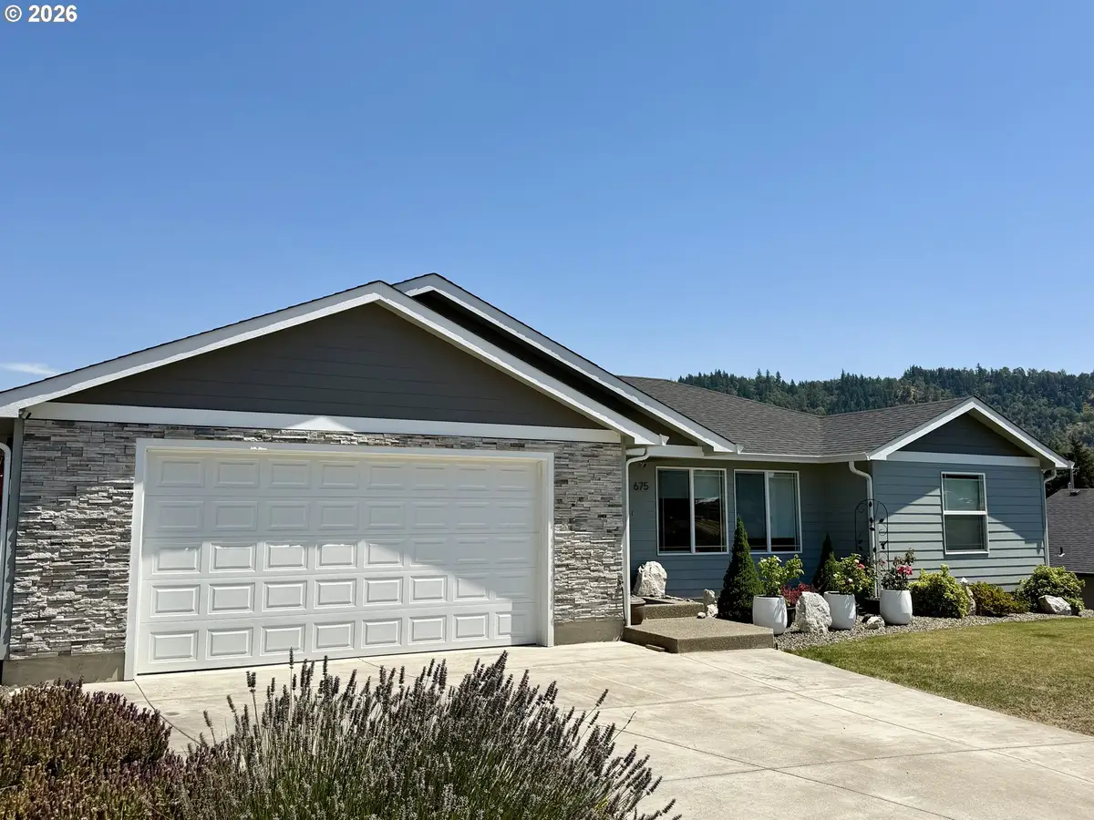 675 SE Brush Ct, Winston, OR 97496 - #1
