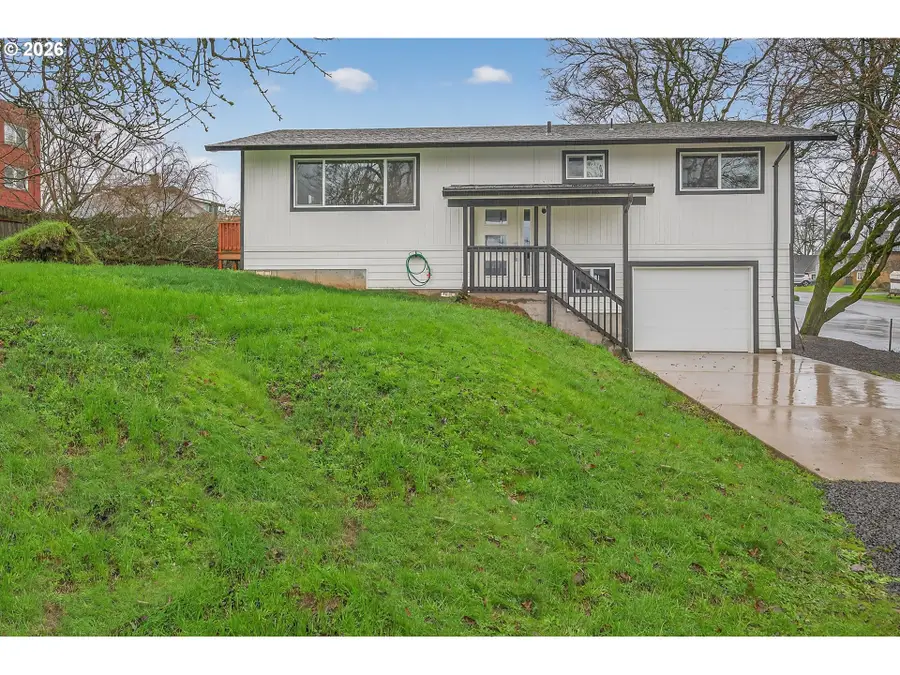 271 Tualatin St, Saint Helens, OR 97051 - Image #2