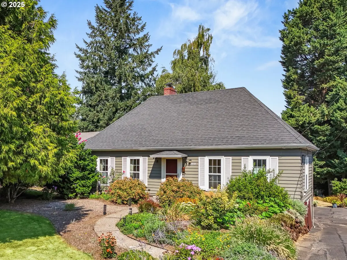 5757 NE Emerson St, Portland, OR 97218 - Image #1