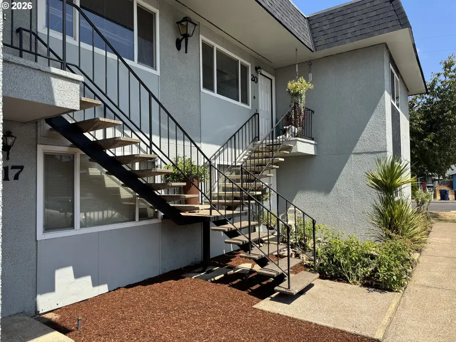 101 N 10th St, Creswell, OR 97426 - #2