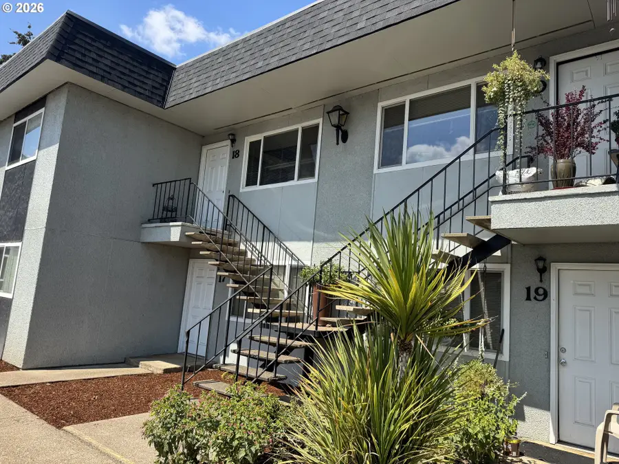 101 N 10th St, Creswell, OR 97426 - #3