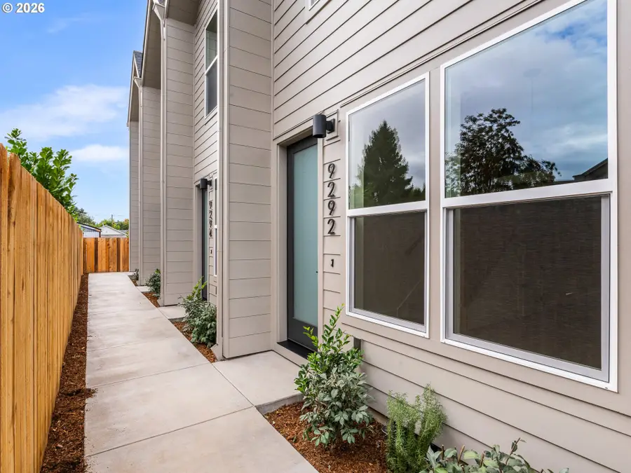 9292 N New York Ave #3, Portland, OR 97203 - #2