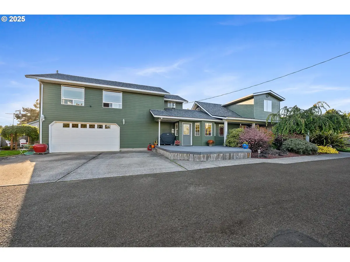 3607 3rd St, Tillamook, OR 97141 - Image #1