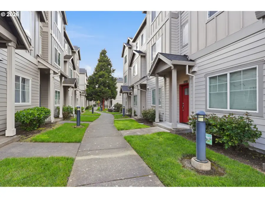 10308 SW Hollyridge Ln, Beaverton, OR 97005 - #2