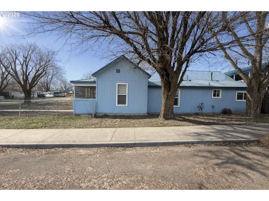 90 W Adams St, Huntington, OR 97907 - Image #3