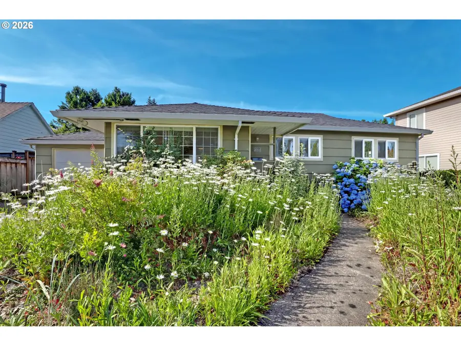 10910 NE Eugene St, Portland, OR 97220 - #3