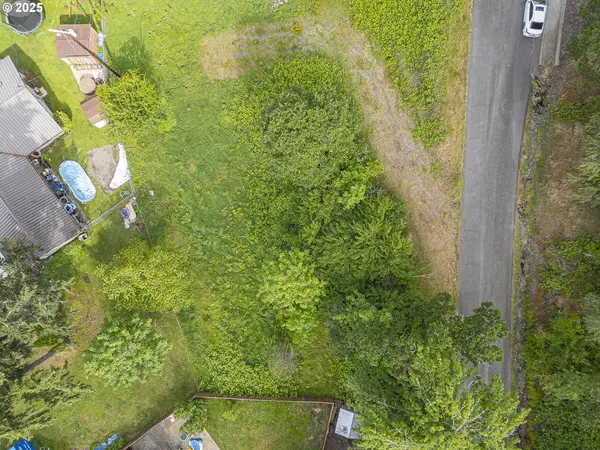 1109 N Scenic View Dr, Stayton, OR 97383