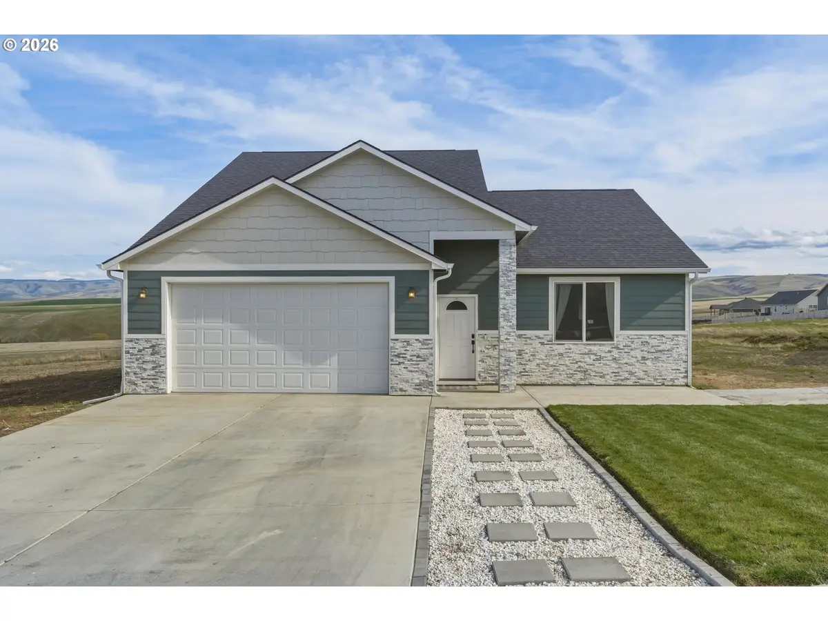 2208 Key Boulevard, Milton Freewater, OR 97862 - #1