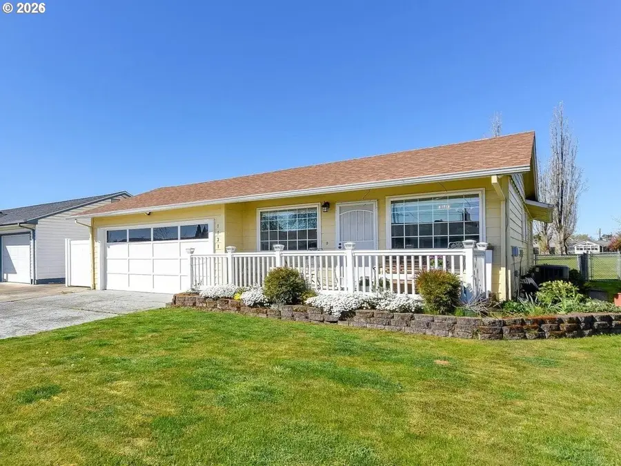 1131 Princeton Rd, Woodburn, OR 97071 - #3