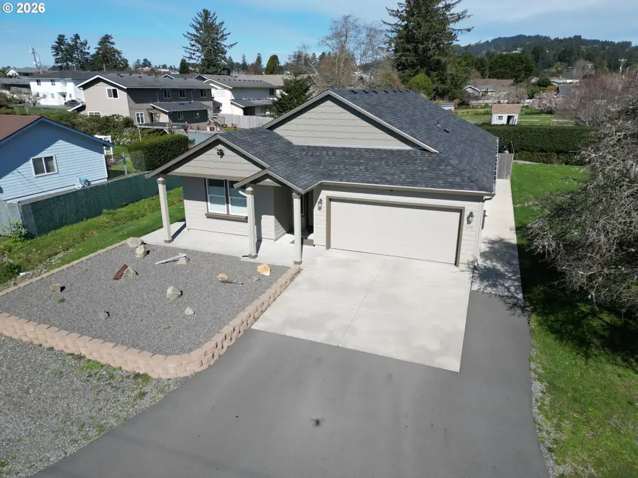418 Memory Ln, Brookings, OR 97415 - #3