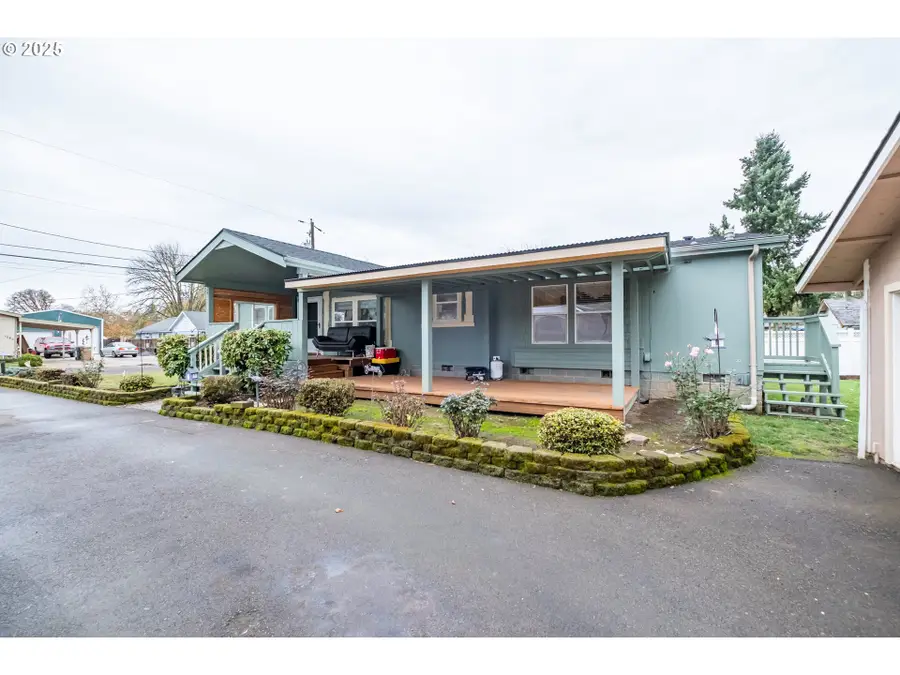1065 23rd Ave, Sweet Home, OR 97386 - Image #2