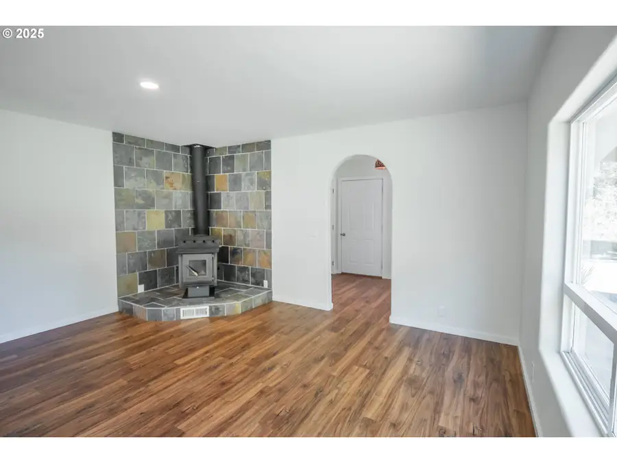 28788 Gimpl Hill Rd, Eugene, OR 97402 - Image #3