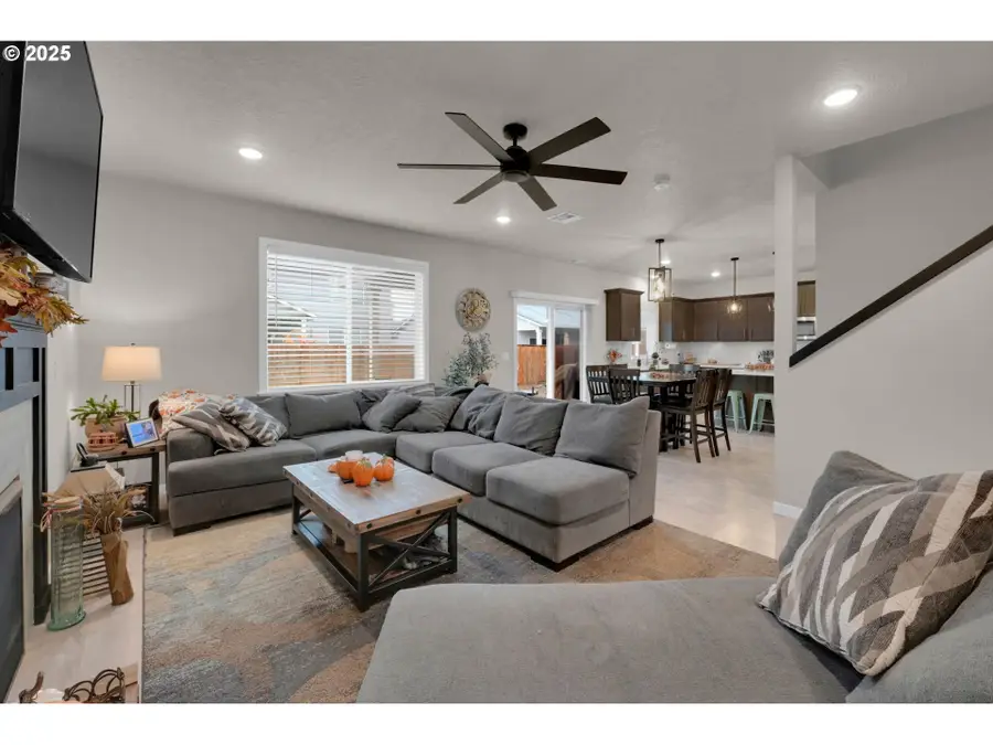 841 Pebble St, Brownsville, OR 97327 - Image #3