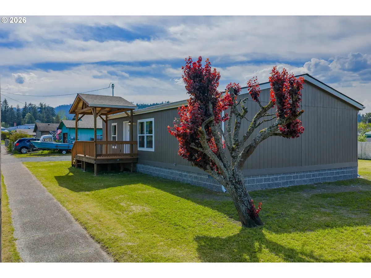 1314 Bothwick St, Myrtle Point, OR 97458 - #1