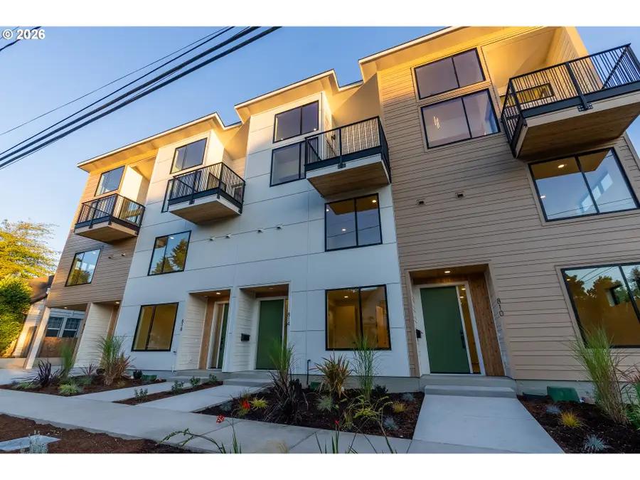 818 E 22nd Ave, Eugene, OR 97405 - #3