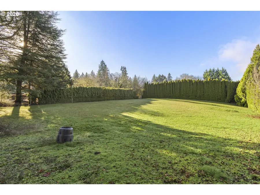 1705 SE Brookwood Ave, Hillsboro, OR 97123 - Image #2
