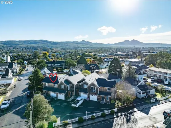 301 C Ave #301, Seaside, OR 97138