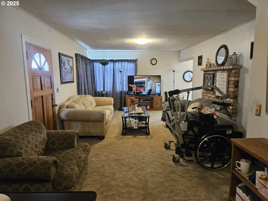 2238 Marion St, North Bend, OR 97459 - Image #3