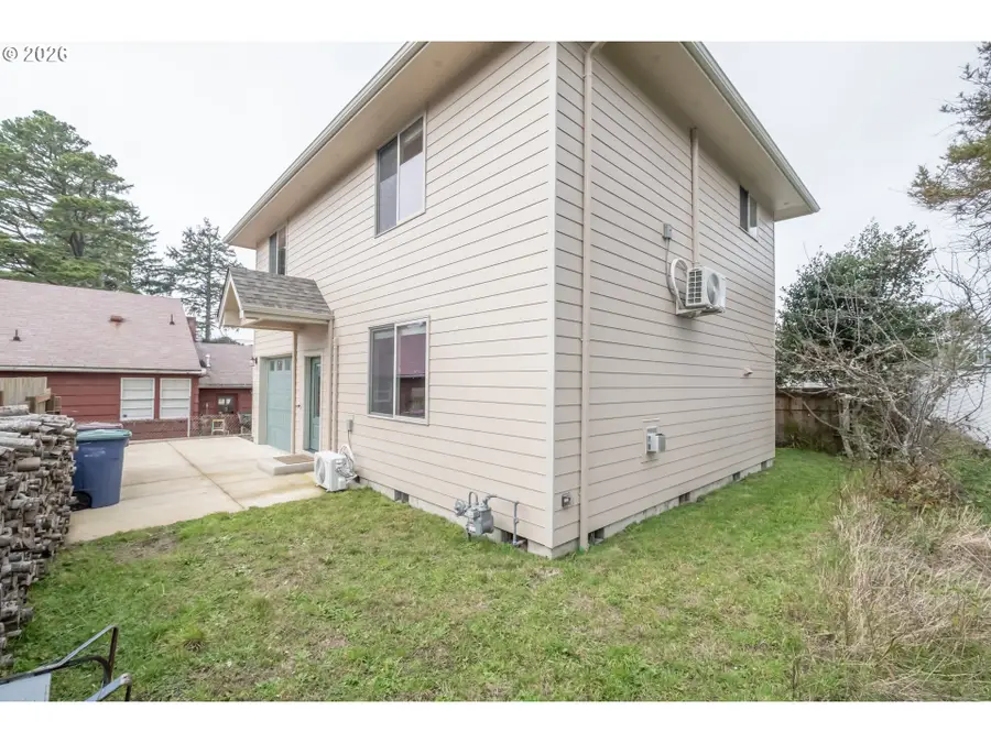 41 Fern St, Lincoln Beach, OR 97388 - #2