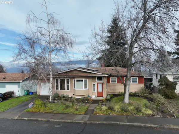 731 E 19th St, TheDalles, OR 97058