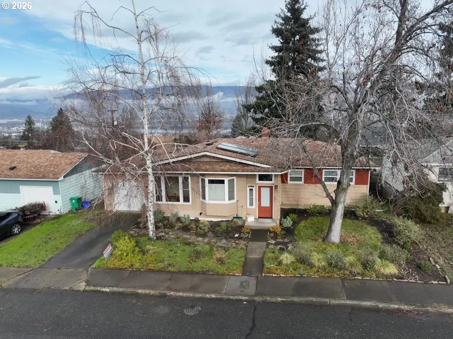 731 E 19th St, The Dalles, OR 97058 - Image #2