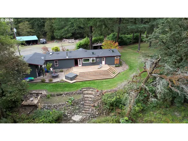 11111 Little River Rd, Glide, OR 97443