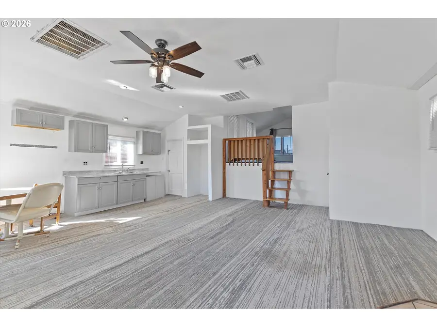 1833 N Jantzen Ave, Portland, OR 97217 - #3