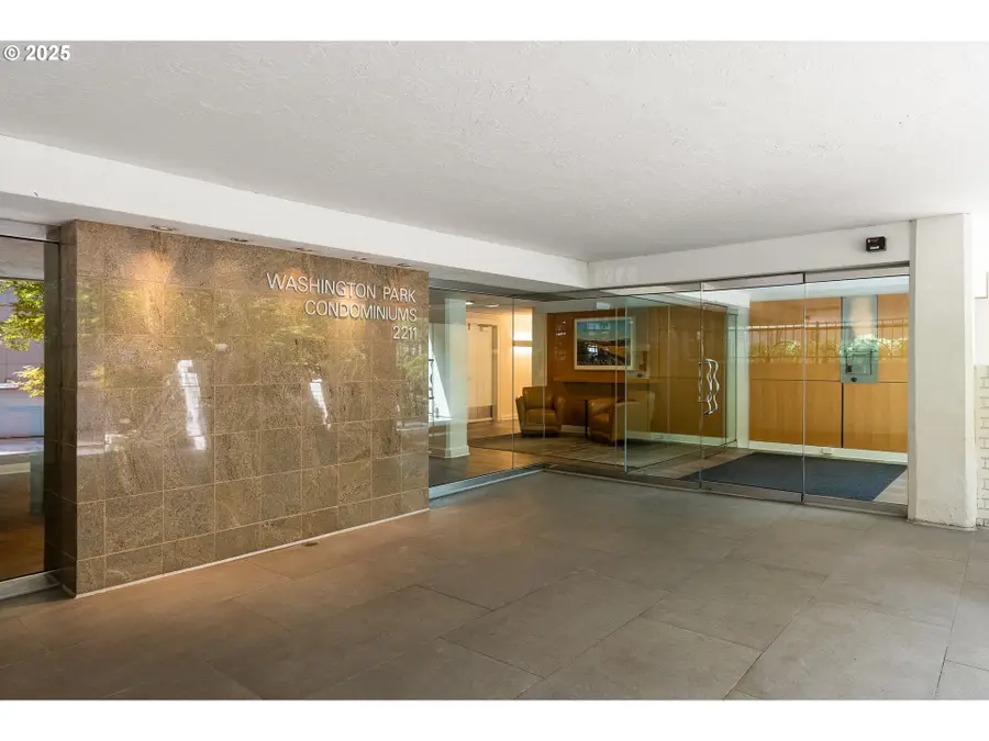 2211 SW Park Pl #903, Portland, OR 97205 - Image #3