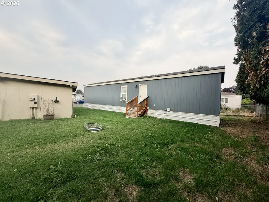1040 SW 11th St #44, Hermiston, OR 97838 - #2