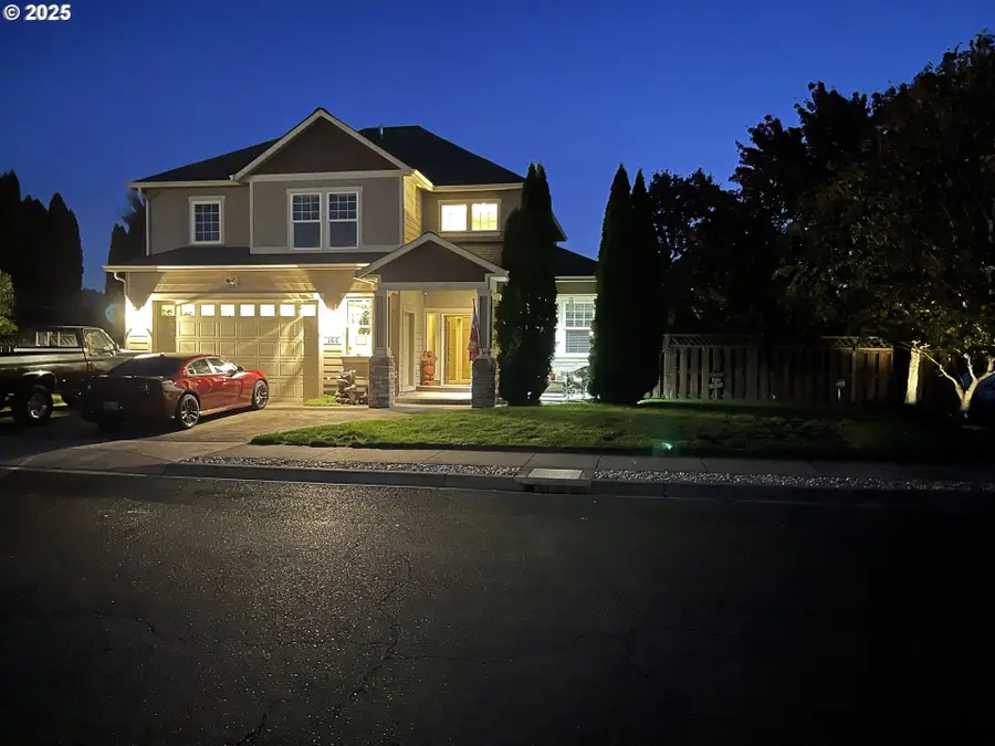 165 Danielle Dr, Winston, OR 97496 - Image #2