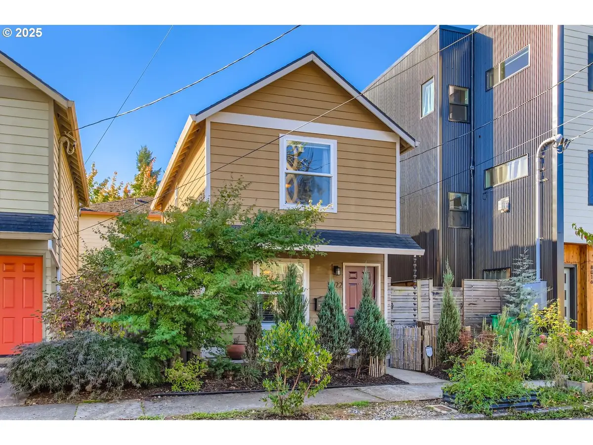 8022 NE Holladay St, Portland, OR 97213 - Image #1