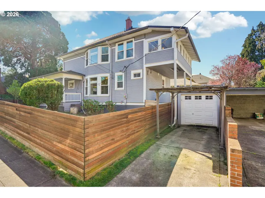 2451 SE Yamhill St, Portland, OR 97214 - #3