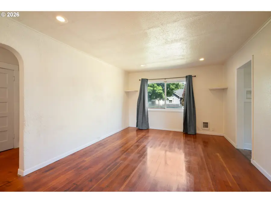 608 16th Ave, Longview, WA 98632 - #3