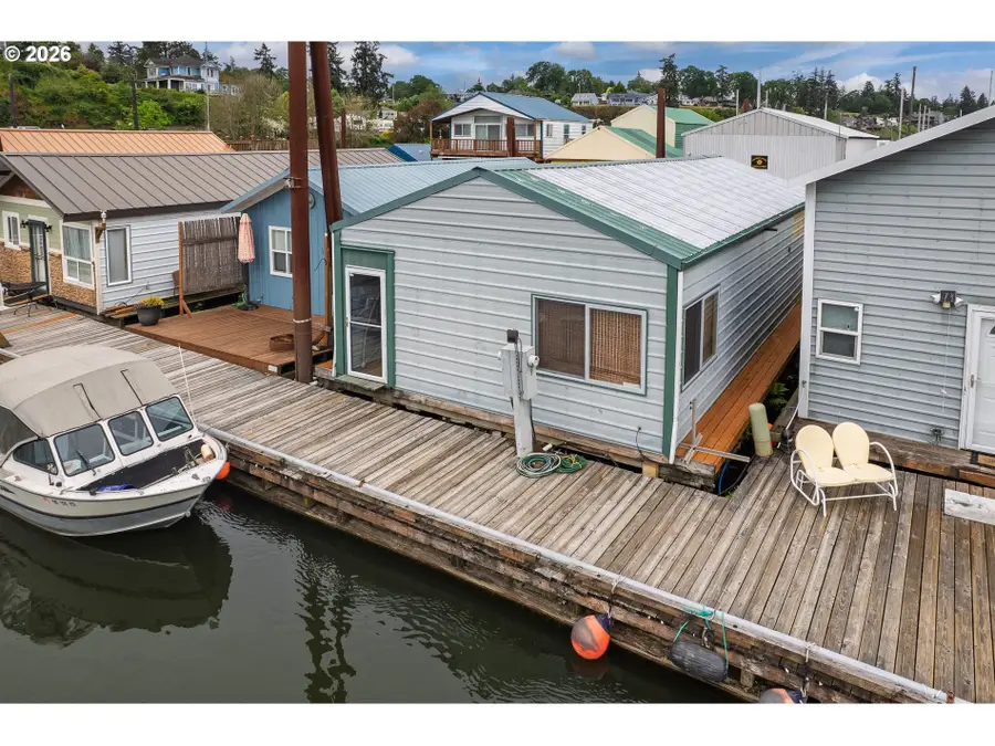 104 S River St #4, Saint Helens, OR 97051 - #3