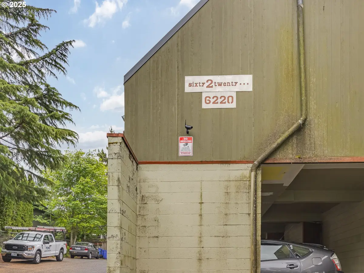 6220 SW Capitol Hwy #7, Portland, OR 97239 - Image #1