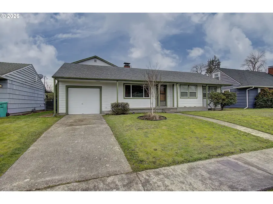 9234 SE Salmon St, Portland, OR 97216 - #2
