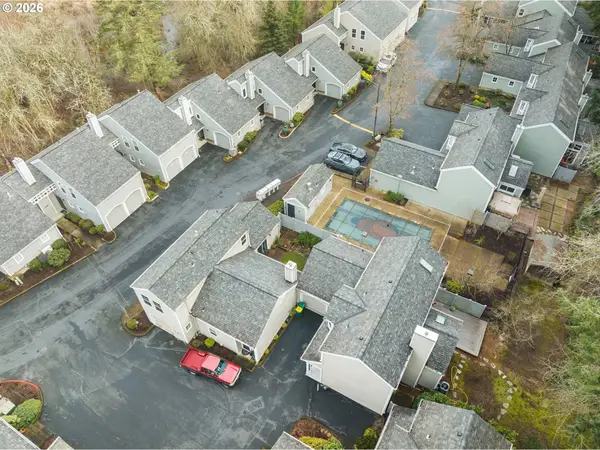 13465 SW Summerwood Dr, Tigard, OR 97223