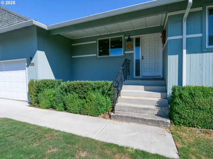 3565 SE El Camino Dr, Gresham, OR 97080 - Image #2