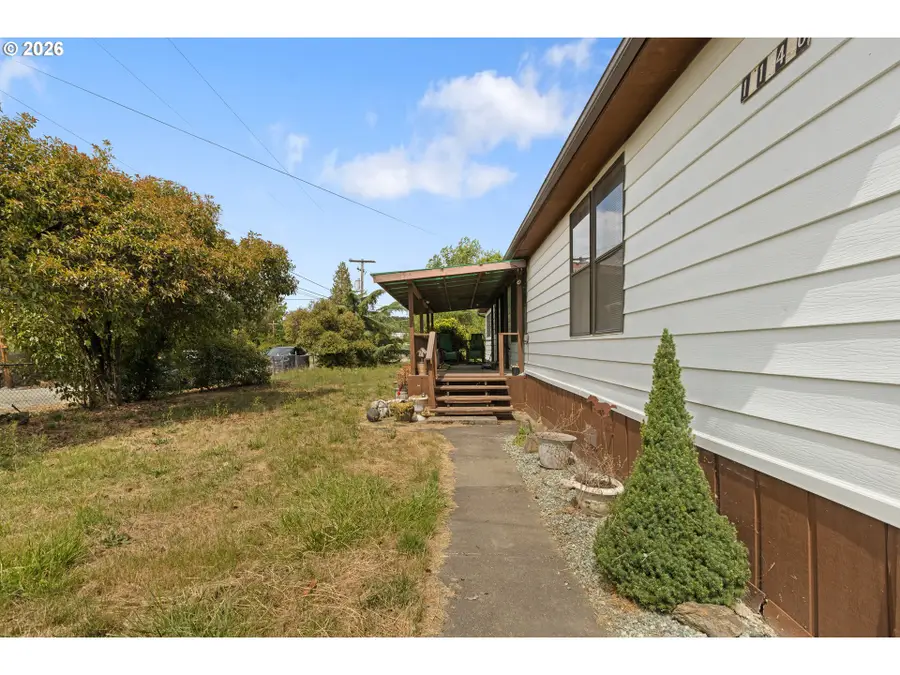 1146 Laura St, Tri City, OR 97457 - #3