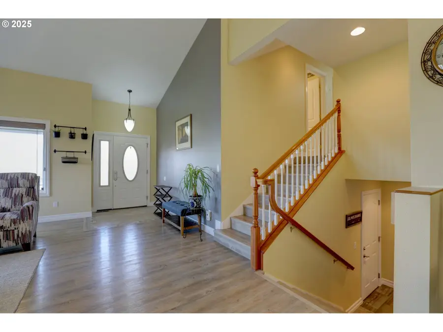 2606 E 10th St, The Dalles, OR 97058 - Image #3