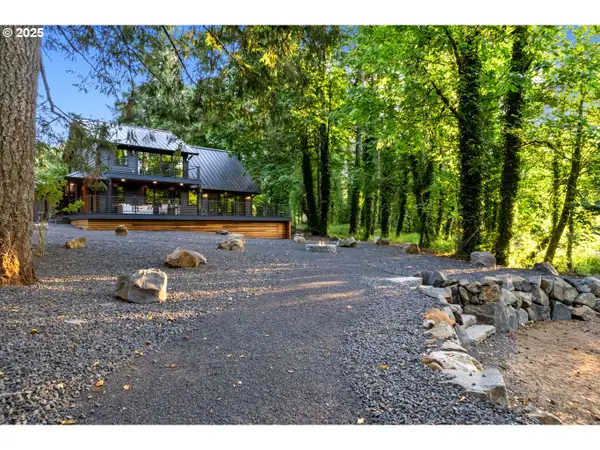 6057 Peaceful Ln, Silverton, OR 97381