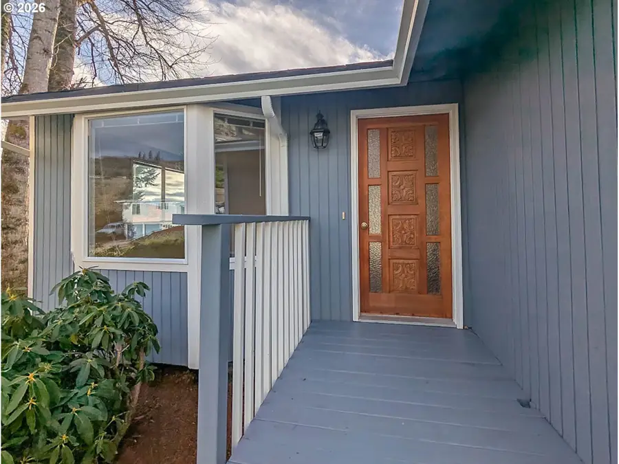 1818 NE Todd St, Roseburg, OR 97470 - #2